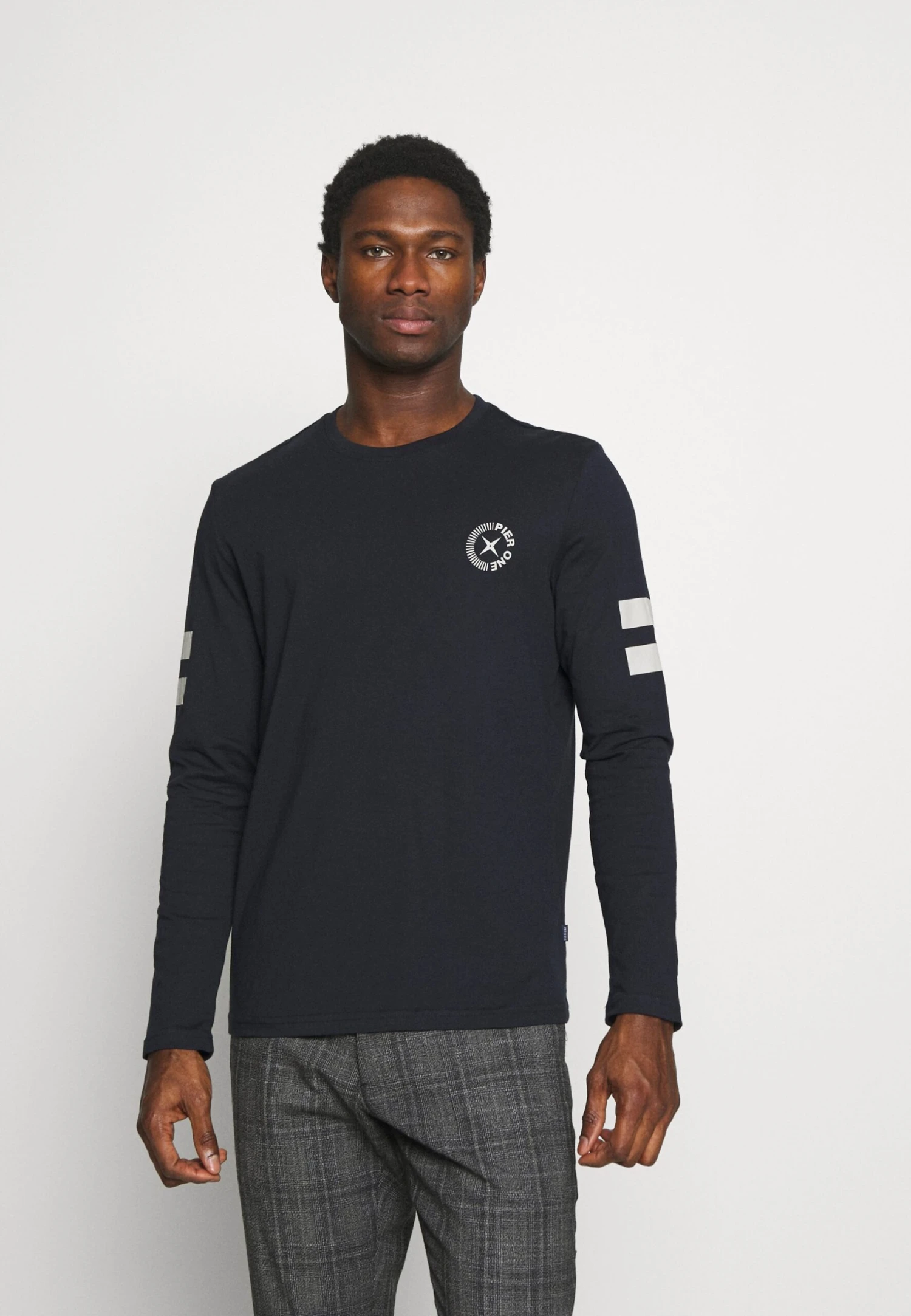 Pier One Longsleeve - Dark Blue 1 Pier One Longsleeve - Dark Blue