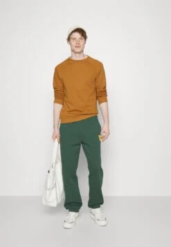 Pier One -Pier One 0ed6ba010def4b6c9eeacc2a38a42372