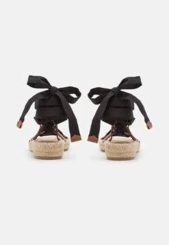 Pier One Leather - Sandalen Met Plateauzool - Black 9 Pier One Leather - Sandalen Met Plateauzool - Black -Pier One 1b490056c90f46afbbd22bb39480b996