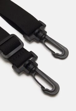 Pier One Unisex - Schoudertas - Black 8 Pier One Unisex - Schoudertas - Black -Pier One 29d0fdb7c5a945cf9cd775f34e608266