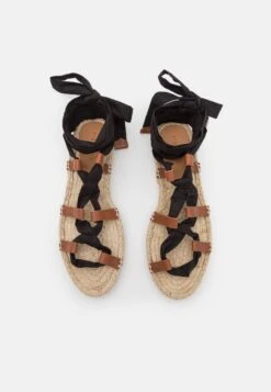 Pier One Leather - Sandalen Met Plateauzool - Black 11 Pier One Leather - Sandalen Met Plateauzool - Black -Pier One 33efe5963cca4c438680977f9fb9581d
