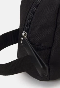 Pier One Toilettas - Black -Pier One 3d010853bd374b4f84db8b0a35a8b289