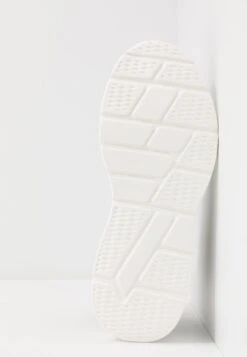 Pier One Sneakers Hoog - Black/White 11 Pier One Sneakers Hoog - Black/White -Pier One 52b5e07059e148baa03e0194b33ba8c5