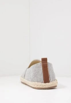 Pier One Rena Espadrille Unisex - Espadrilles - White/Blue -Pier One 535d86d092a649c28e407541a01358ea
