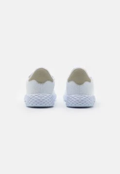 Pier One Sneakers Laag - White -Pier One 7b693e638a644a1296171cc327999979