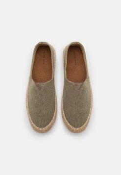 Pier One Espadrilles - Brown -Pier One b8b6a1b5c8f4462e91558b6bd6046520