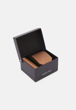 Pier One Set - Pochet - Brown -Pier One babe3a8e1d9249caa1f087b31d93f505