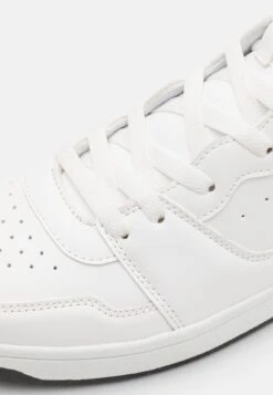 Pier One Sneakers Hoog - White 11 Pier One Sneakers Hoog - White -Pier One d92dbfafcd0845868bafc96ae8ec8083